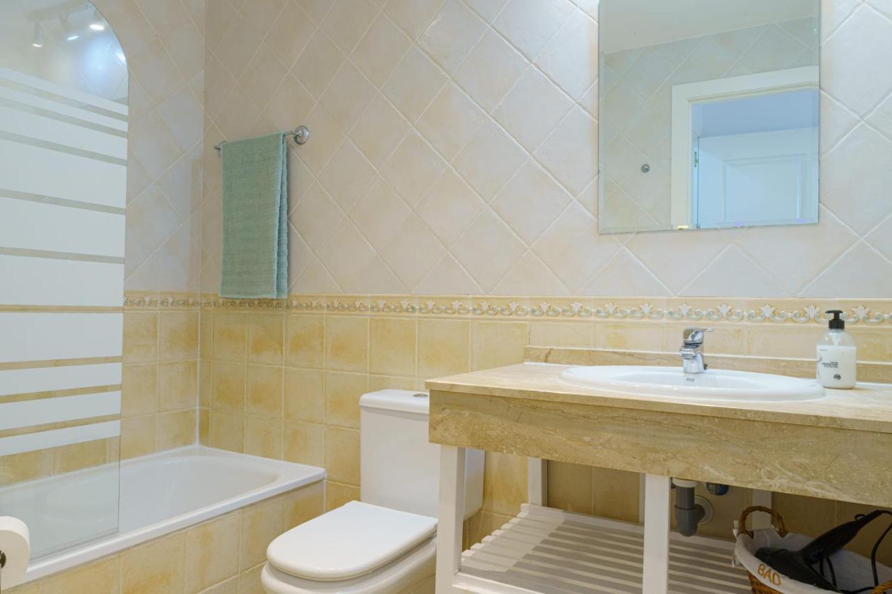 Riviera Del Sol Calahonda Apartment Malaga